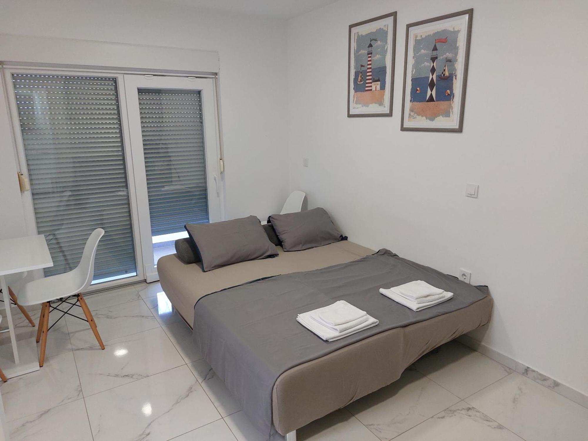 Apartmani Anastasia With Pool, Новалья Экстерьер фото